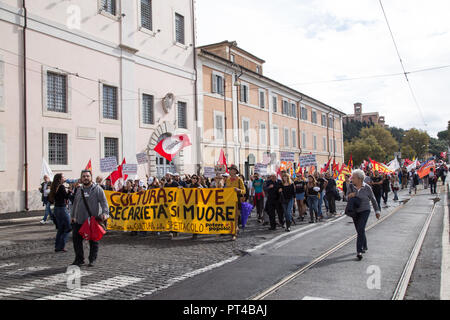 Roma, Italie. 06 Oct, 2018. La première manifestation de l'ensemble unifiée du secteur culturel italien à Rome, en présence de personnalités du monde du théâtre, du cinéma et de l'Italien Matteo Crédit : divertissement Nardone/Pacific Press/Alamy Live News Banque D'Images