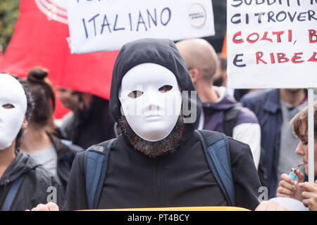 Roma, Italie. 06 Oct, 2018. La première manifestation de l'ensemble unifiée du secteur culturel italien à Rome, en présence de personnalités du monde du théâtre, du cinéma et de l'Italien Matteo Crédit : divertissement Nardone/Pacific Press/Alamy Live News Banque D'Images