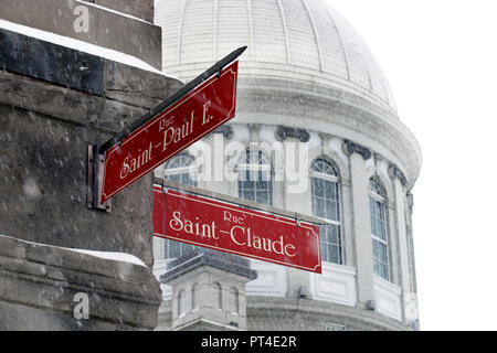 Montréal, Canada, 19 janvier 2013. Interscetion de St-Paul et rue Saint-Claude dans le Vieux-Montréal pendant une tempête.Credit:Mario Beauregard/Alamy vivre Banque D'Images