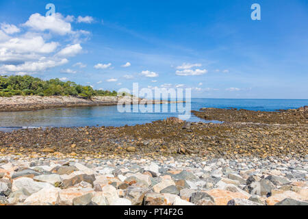 Côte rocheuse de l'océan Atlantique près de Perkins Cove à Ogunquit Maine aux États-Unis Banque D'Images