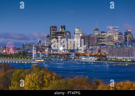 Canada, Québec, Montréal, les toits de la ville du fleuve Saint-Laurent, Dawn Banque D'Images