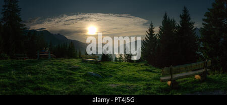 Coucher de soleil sur le lac Walensee shot de Flumserberg, Alpes Suisses Banque D'Images