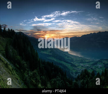 Coucher de soleil sur le lac Walensee shot de Flumserberg, Alpes Suisses Banque D'Images