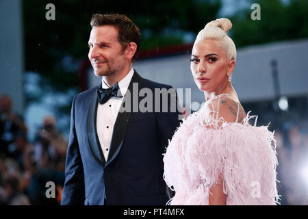 Venise, Italie - 31 août : Bradley Cooper et Lady Gaga assister à la première du film "une étoile est née' pendant le 75e Festival du Film de Venise sur circons Banque D'Images