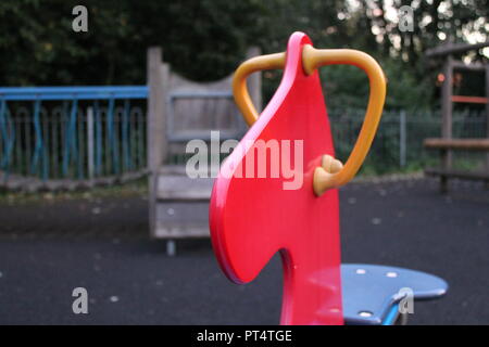 Jeux pour enfants cheval à bascule Banque D'Images