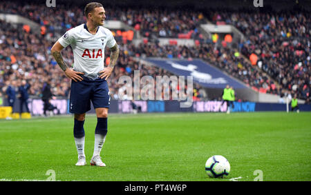 Tottenham Hotspur's Kieran Trippier pendant le match de la Premier League au stade Wembley, Londres. APPUYEZ SUR ASSOCIATION photo. Date de la photo: Samedi 6 octobre 2018. Voir PA Story FOOTBALL Tottenham. Le crédit photo devrait se lire comme suit : Simon Galloway/PA Wire. RESTRICTIONS : aucune utilisation avec des fichiers audio, vidéo, données, listes de présentoirs, logos de clubs/ligue ou services « en direct » non autorisés. Utilisation en ligne limitée à 120 images, pas d'émulation vidéo. Aucune utilisation dans les Paris, les jeux ou les publications de club/ligue/joueur unique. Banque D'Images