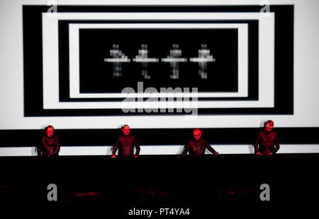 Kraftwerk's 3D concert dans Kongreshalle Alte, München (Allemagne, 12/10/2011) Banque D'Images