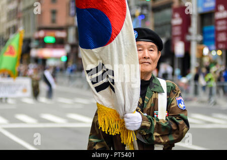 New York City, USA. 6 octobre 2018. Korean Day Parade sur la 6e Avenue entre la 34e Rue à la 27e rue à Manhattan. Credit : Ryan Rahman/Alamy Live News Banque D'Images