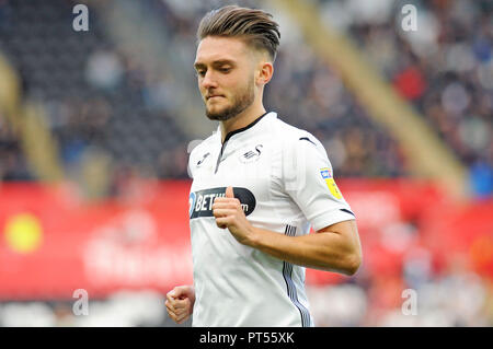 Swansea, Royaume-Uni. 6 octobre 2018. Swansea City's Matt Grimes en action. Match de championnat Skybet EFL, Swansea City v Ipswich Town au Liberty Stadium de Swansea, Pays de Galles du Sud le samedi 6 octobre 2018. Ce droit ne peut être utilisé qu'à des fins rédactionnelles. Usage éditorial uniquement, licence requise pour un usage commercial. Aucune utilisation de pari, de jeux ou d'un seul club/ligue/dvd publications. Photos par Phil Rees/Andrew Orchard la photographie de sport/Alamy live news Banque D'Images