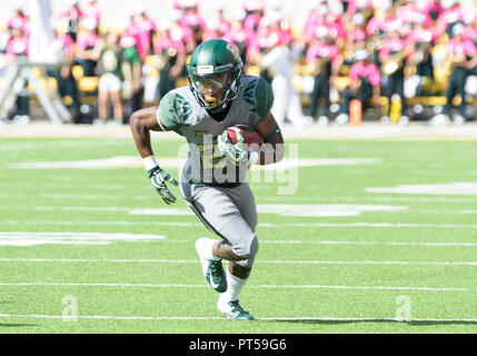 Waco, Texas, USA. 6 Oct, 2018. Baylor Bears running back Craig Williams (20) exécute la balle pendant la 1ère moitié de la NCAA Football match entre les Wildcats de l'État du Kansas et le Baylor Bears à McLane Stadium à Waco, Texas. Matthew Lynch/CSM/Alamy Live News Banque D'Images