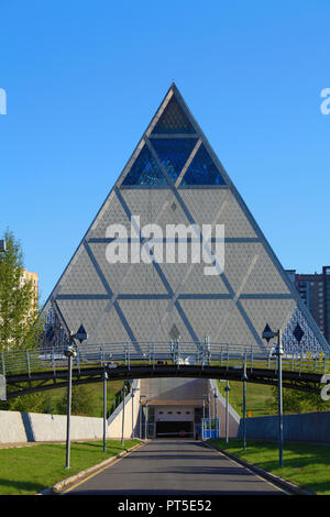 Kazakhstan, Astana, Palais de la paix et de la réconciliation Banque D'Images