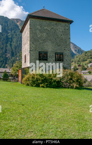 Susch (ou SUS) Zernez, commune française située dans le département de l'Inn, dans le canton suisse des Grisons. Autorisation modèle disponible Banque D'Images