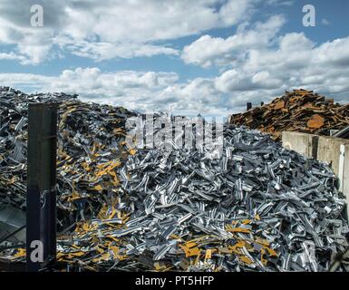 Des tonnes d'acier (fer) et non la ferraille dans un scrapworks. Banque D'Images