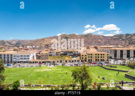 Vue aérienne de la ville de Cusco le Qurikancha Temple. (Pérou) Banque D'Images