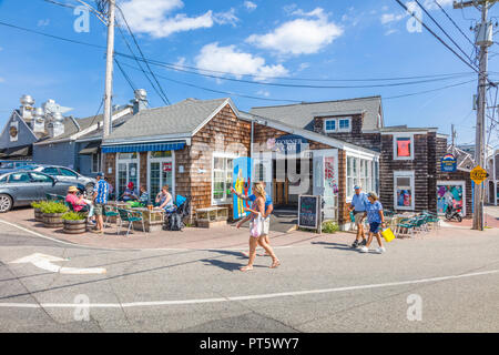 Commerces et restaurants à Perkins Cove à Ogunquit Maine aux États-Unis Banque D'Images