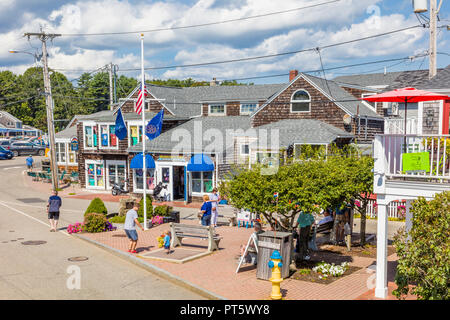 Commerces et restaurants à Perkins Cove à Ogunquit Maine aux États-Unis Banque D'Images