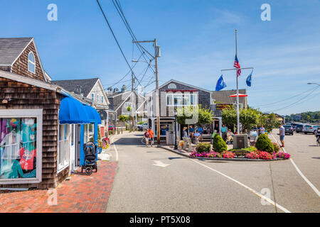 Commerces et restaurants à Perkins Cove à Ogunquit Maine aux États-Unis Banque D'Images