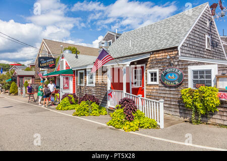 Commerces et restaurants à Perkins Cove à Ogunquit Maine aux États-Unis Banque D'Images