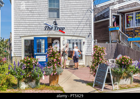 Commerces et restaurants à Perkins Cove à Ogunquit Maine aux États-Unis Banque D'Images