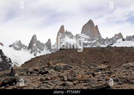 Vista vers le Mont Fitzroy dans le Parc National Los Glaciares, près d'El Chalten, Santa Cruz, Argentine Banque D'Images