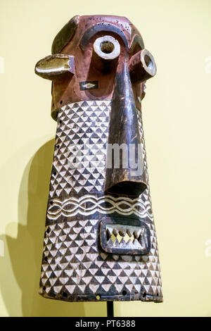 Saint-Pétersbourg Floride,Musée des Beaux-Arts,intérieur,masque de Phumbu Zaïre 20th siècle bois africain,FL180731114 Banque D'Images