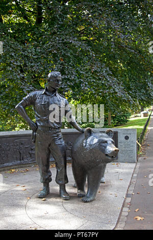 Wojtek, statue de République l'ours brun, adopté par les soldats du 2 Corps polonais qui avaient été évacués de l'Union soviétique. Banque D'Images