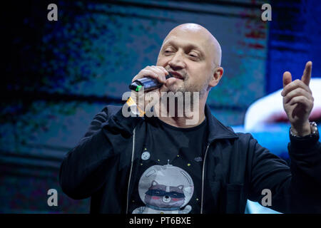 Acteur russe Gosha Kutsenko effectue pendant la présentation du film 'ligne' des Balkans au Comic Con en exposition Crocus Expo à Moscou, Russie Banque D'Images