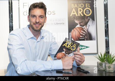 Pau Gasol fait la promotion de son nouveau livre "sous la Hoop' de Madrid comprend : Pau Gasol Où : Madrid, Espagne Quand : 05 septembre 2018 Credit : Oscar Gonzalez/WENN.com Banque D'Images
