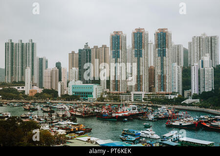 Vue aérienne du port d'Aberdeen (Aberdeen) Refuge Typhon à Hong Kong Banque D'Images