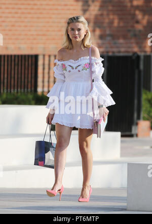 La Géorgie Toffolo arrive à l'ITV studios - porter des serviettes hygiéniques sous ses aisselles ! L'ancienne faite à Chelsea Star a pris à son Instagram ce matin pour partager ce qu'elle portait à cause de la transpiration excessive en raison des nerfs avec : Georgie Toffolo Où : London, Royaume-Uni Quand : 06 Sep 2018 Credit : Rocky/WENN.com Banque D'Images