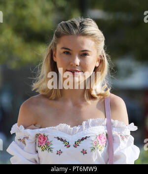 La Géorgie Toffolo arrive à l'ITV studios - porter des serviettes hygiéniques sous ses aisselles ! L'ancienne faite à Chelsea Star a pris à son Instagram ce matin pour partager ce qu'elle portait à cause de la transpiration excessive en raison des nerfs avec : Georgie Toffolo Où : London, Royaume-Uni Quand : 06 Sep 2018 Credit : Rocky/WENN.com Banque D'Images