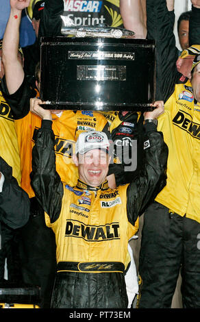 Matt Kenseth célèbre remportant la pluie NASCAR Daytona 500 raccourcie à Daytona International Speedway de Daytona Beach, Floride le 15 février 2009. Banque D'Images