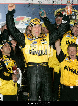 Matt Kenseth célèbre remportant la pluie NASCAR Daytona 500 raccourcie à Daytona International Speedway de Daytona Beach, Floride le 15 février 2009. Banque D'Images