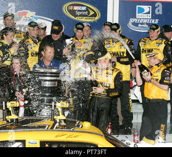 Matt Kenseth célèbre remportant la pluie NASCAR Daytona 500 raccourcie à Daytona International Speedway de Daytona Beach, Floride le 15 février 2009. Banque D'Images