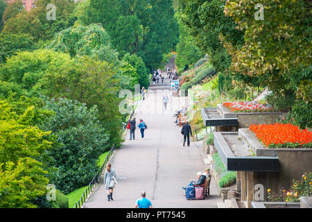 Les jardins de Princes street à l'Est, automne Banque D'Images