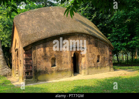 Bungalow temple au village de Navaratna Union Hatikumrul Ullapara dans de l'upazila de Sirajganj district. Sirajganj, Bangladesh Banque D'Images