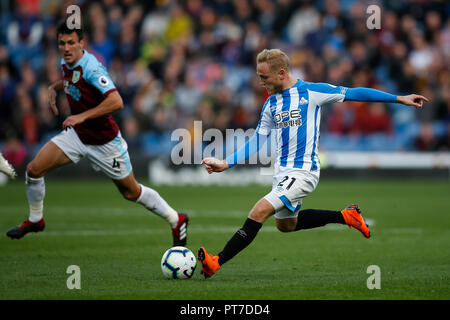 Burnley, Royaume-Uni. 6 octobre 2018. Alex Pritchard de Huddersfield Town au cours de la Premier League match entre Burnley et Huddersfield Town à Turf Moor le 6 octobre 2018 à Burnley, en Angleterre. (Photo de Daniel Chesterton/phcimages.com) : PHC Crédit Images/Alamy Live News Banque D'Images