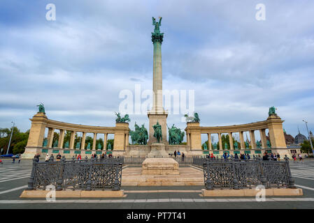 La place des héros à Budapest, Hongrie Banque D'Images