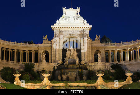 Palais Longchamp à Marseille dans la soirée . Banque D'Images