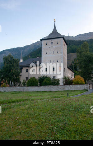 Château de Planta-Wildenberg est un château dans la municipalité de Zernez du Canton des Grisons en Suisse. C'est un site du patrimoine mondial de la Suisse Banque D'Images