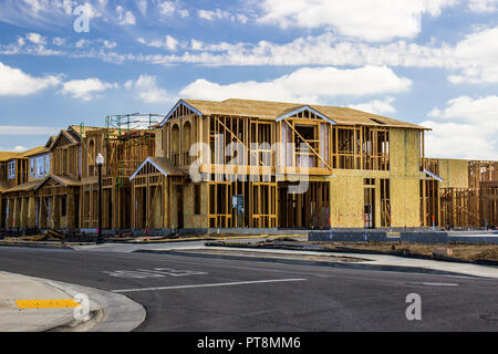 Tout nouveau en Construction Maisons de deux étages Banque D'Images