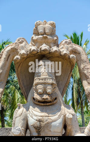 Yoga féroce - monolithe Narasimha, l'homme - lion Avatar de Vishnu Hampi, Karnataka, Inde Banque D'Images