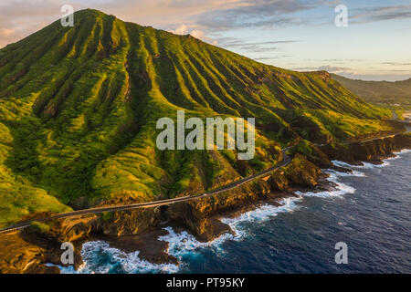 Un avis de Koko Crater sur le côté est d'Oahu, Hawaii. Banque D'Images