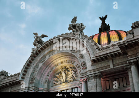 Façade du Palais des Beaux-arts de la ville de Mexico Banque D'Images