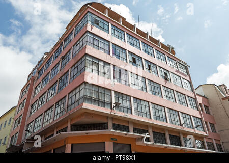 Bâtiment d'affaires Moderne Vieille ville de Quito en Équateur, l'UNESCO du patrimoine mondial, Centre Banque D'Images