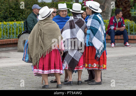 Chordeleg Chola village personnes en costume traditionnel - nr Cuenca Equateur Banque D'Images