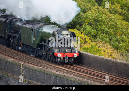 L'emblématique de la Locomotive à vapeur Flying Scotsman voyager dans Cornwall Banque D'Images