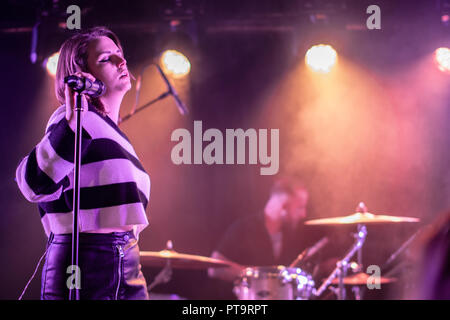 Danemark, copenhague - le 7 octobre 2018. Le chanteur et compositeur anglais Blackery Emma effectue un concert live à bêta dans Copenhague. (Photo crédit : Gonzales Photo - Ewa Godd). Gonzales : Crédit Photo/Alamy Live News Banque D'Images