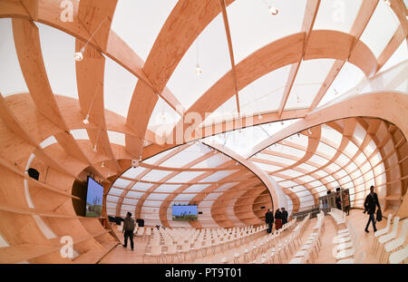 08 octobre 2018, Hessen, Frankfurt Main : Les derniers préparatifs auront lieu sur l'Agora du parc des expositions de Francfort dans le nouveau pavillon de Francfort. Le plus grand book show aura lieu du 10 au 14 octobre. Photo : Arne Dedert/dpa Banque D'Images