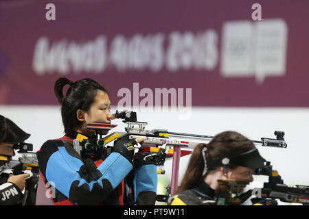 Buenos Aires, Argentine. 8 octobre, 2018. De la concurrence de la Chine Wang Zeru durant la qualification de women's 10m carabine à l'été 2018 Jeux Olympiques de la jeunesse à Buenos Aires, capitale de l'Argentine, 8 octobre 2018. Crédit : Li Ming/Xinhua/Alamy Live News Banque D'Images